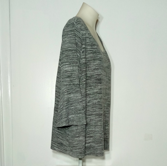 Cato Grey Bell Sleeve Top Sz 22/24W - Picture 3 of 8